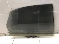 Стекло двери заднее правое Honda Accord 4
