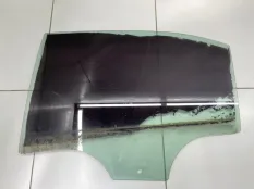 Стекло двери заднее левое Skoda Rapid 1 ЛИФТБЭК