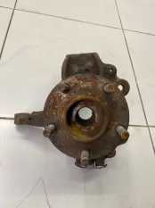 Кулак поворотный передний правый Ford Focus 2 2006