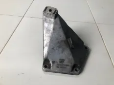 Кронштейн двигателя левый Audi A6 C5 1998