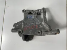 Кронштейн компрессора кондиционера Subaru Legacy