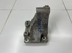 Кронштейн генератора Toyota Avensis 3