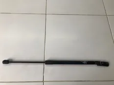 Амортизатор двери багажника Mitsubishi Outlander 1