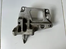 Кронштейн двигателя правый Nissan X-Trail T30