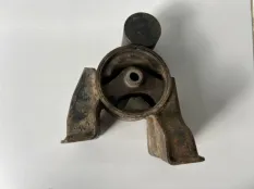 Опора двигателя задняя Kia Ceed 1