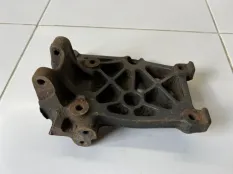 Кронштейн компрессора кондиционера Nissan Almera 1