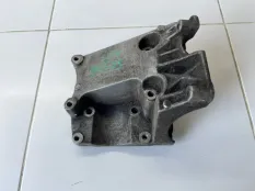 Кронштейн компрессора кондиционера Ford Focus 2