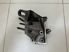 Кронштейн двигателя правый Ford Fusion FYJA