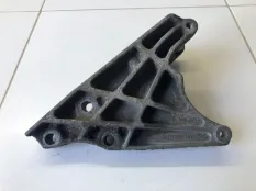 Кронштейн генератора Chevrolet Lumina LG6 1995