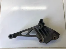 Кронштейн КЛАПАНА EGR Nissan King Cab D22 2.5 TDI