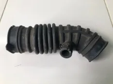 Патрубок воздухозаборника Nissan Skyline V36 2010