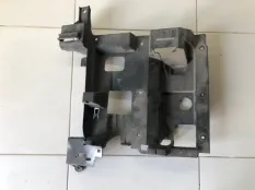 Кронштейн фары правый Cadillac Escalade GMT800 6.0