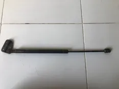 Амортизатор двери багажника задний Honda CR-V RD