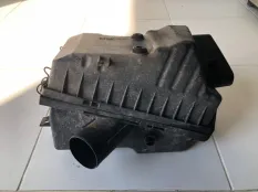 Корпус воздушного фильтра Toyota Avensis 1 AT220