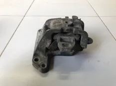 Опора двигателя левая Citroen C5 9HZ 2004