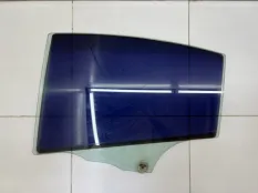 Стекло двери заднее левое Mazda 3 BK Z6VE 1.6