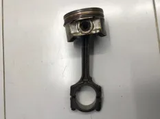 Поршень с шатуном Nissan X-Trail 1 T30 QR20