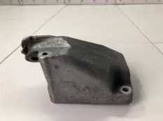 Кронштейн двигателя левый Mercedes-Benz S-class