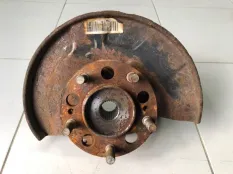 Кулак поворотный передний левый SsangYong Rexton 2