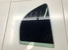 Стекло двери (Форточка) заднее правое Toyota