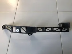 Кронштейн фары передний правый Mazda 3 BK Z6VE 1.6