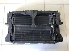 Панель передняя (Телевизор) передний Volkswagen