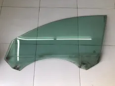 Стекло двери переднее левое Audi A6 C6 4F2 СЕДАН