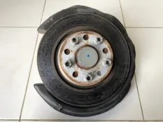 Кулак поворотный задний правый Volkswagen Passat