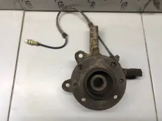 Кулак поворотный передний левый Renault Clio 2