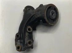 Опора двигателя правая Peugeot 406 2.0 RFV