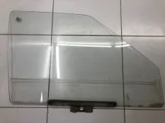 Стекло двери переднее правое Лада 2114