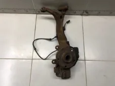 Кулак поворотный передний правый Audi A4 B5 СЕДАН