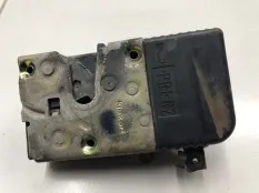 Замок двери передний правый Peugeot 406 2.0 RFV