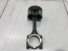 Поршень с шатуном Mitsubishi Lancer 9 4G18 1.6