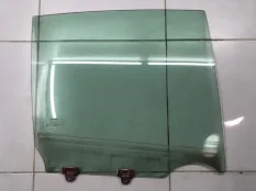 Стекло двери заднее правое Nissan Almera 2 N16