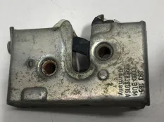 Замок двери задний правый Audi 80 B4