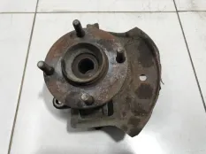 Кулак поворотный передний левый Nissan Almera