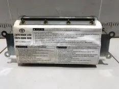 Подушка безопасности пассажира Toyota Avensis 1