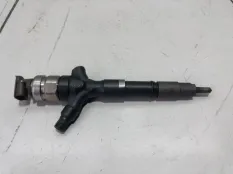 Форсунка дизельная электрическая Toyota Hilux 7