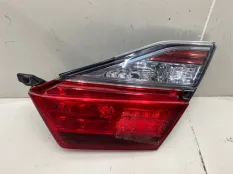 Фонарь внутренний задний правый Toyota Camry XV55