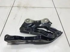 Петля капота левая Skoda Kodiaq 1