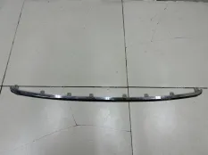 Молдинг решетки радиатора Toyota Land Cruiser 200