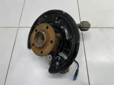 Кулак поворотный задний правый Mercedes-Benz