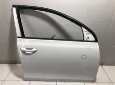 Дверь передняя правая Volkswagen Golf