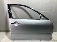 Дверь передняя правая Infiniti M35 Y50