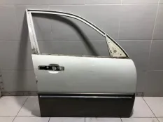 Дверь передняя правая SsangYong Rexton 1 Y290