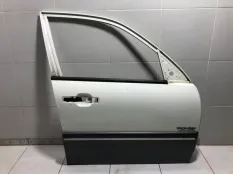 Дверь передняя правая SsangYong Rexton 1 Y290