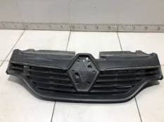 Решетка радиатора Renault Logan 2