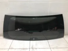 Стекло двери багажника Kia Carnival 2 VQ