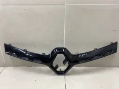 Накладка на решетку радиатора Renault Kaptur